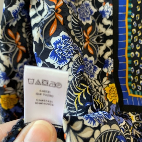Loft petites boho style navy, yellow & orange floral long sleeve blouse. Size MP - Picture 10 of 11